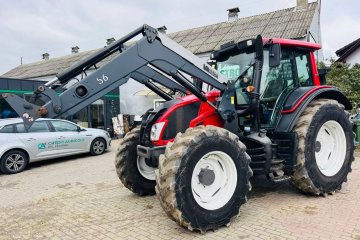 143 KM silnik SISU 4 cylindry, z ładowaczem QUICKE Q56, miękka kabina