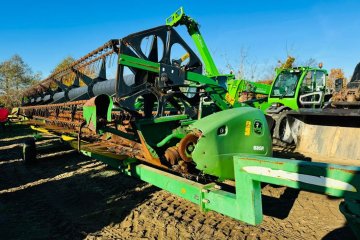 Heder John Deere 630R, rok 2006, szer. 9.15m z wózkiem